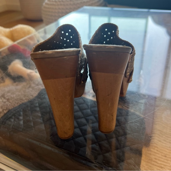 Vintage Prada platform mules leather with wood heel size 7.5 - Picture 2 of 6